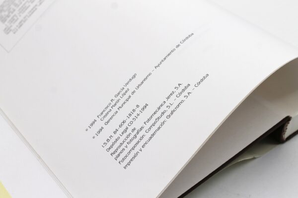 Libro "Cartografia y fotografia de un siglo de urbanismo en Cordoba, 1851 1958 - Image 4