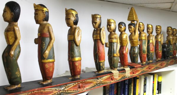 Scultura in legno processione indonesiana - Image 6