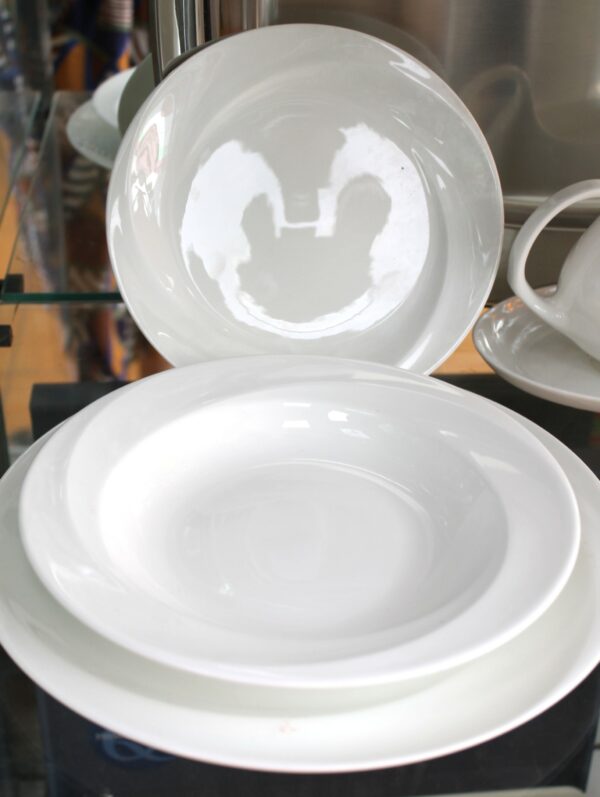 Servizio piatti Wedgwood bianco 22 pz - Image 7