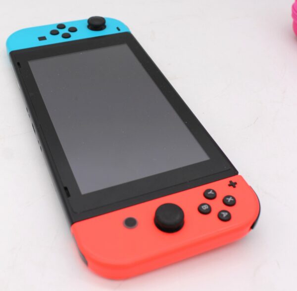 Nintendo Switch con Minecraft - Image 2