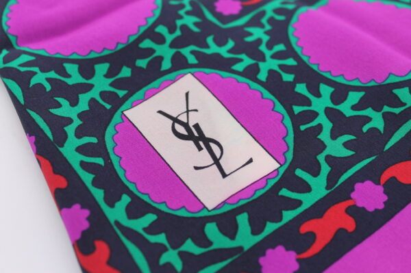 Foulard in seta di Yves Saint Laurent - immagine 3