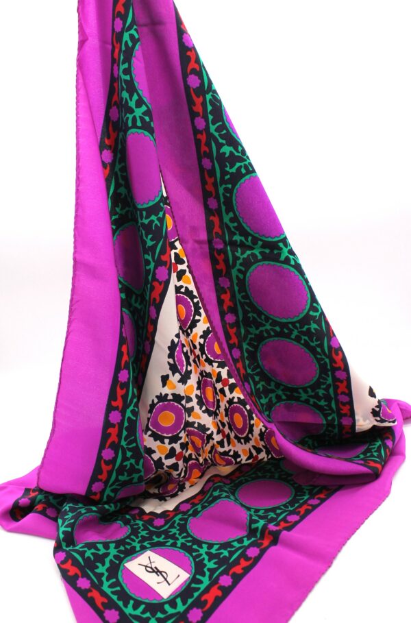 Foulard in seta di Yves Saint Laurent - immagine 5