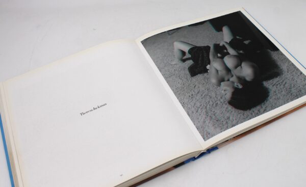 LIbro The Big Book of Breasts con occhiali 3D - immagine 4