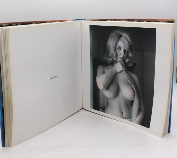 LIbro The Big Book of Breasts con occhiali 3D - immagine 6