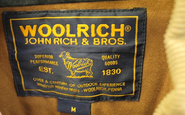 Giubbotto Woolrich a coste color sabbia - immagine 4