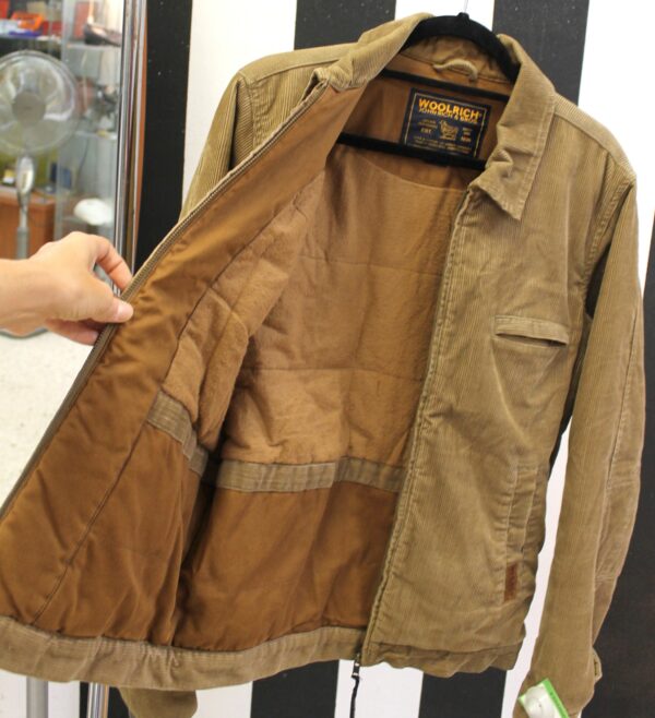 Giubbotto Woolrich a coste color sabbia - immagine 9