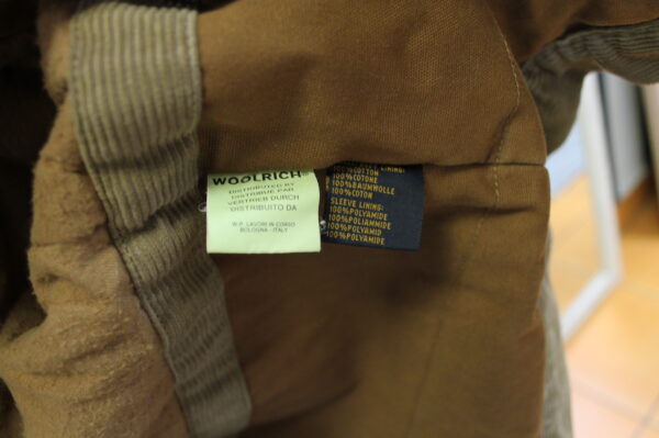 Giubbotto Woolrich a coste color sabbia - immagine 10