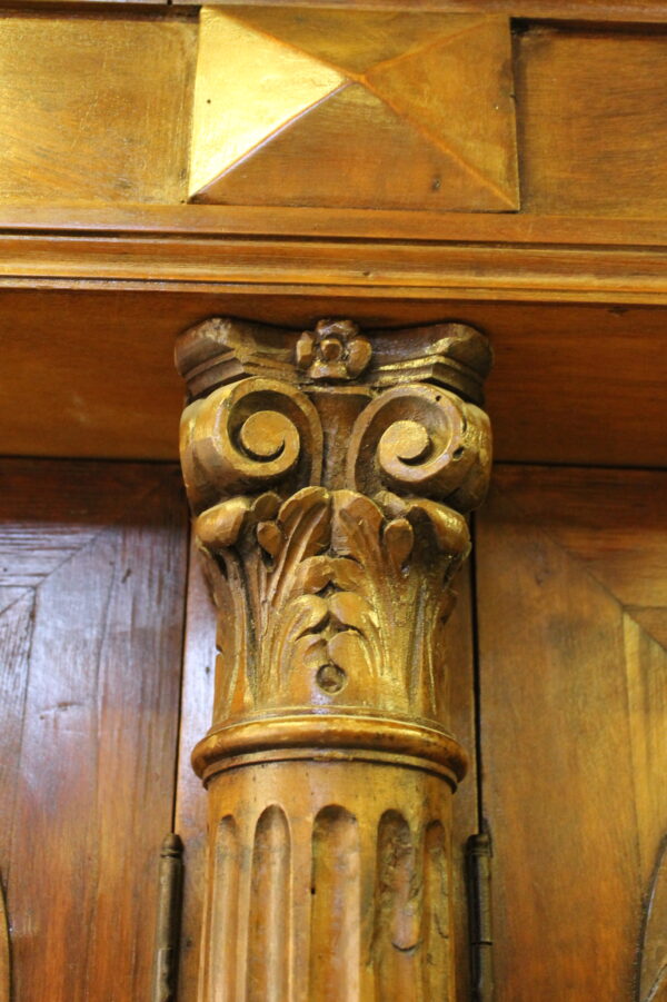 Credenza rinascimentale con intagli e colonne - immagine 5