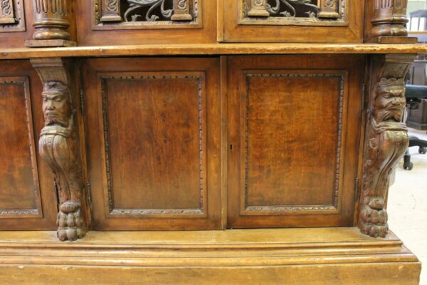 Credenza rinascimentale con intagli e colonne - immagine 8