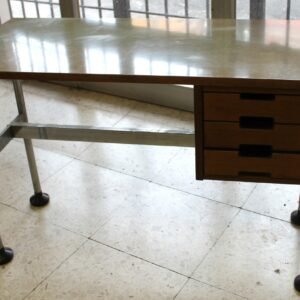 Scrivania Schirolli con cassetti