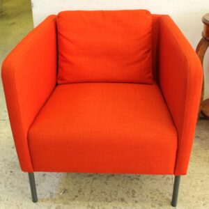 Poltrona in tessuto rossa