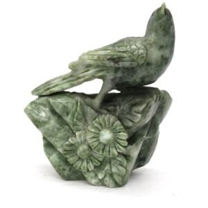 Uccellino scolpito in giada verde