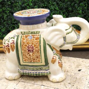 Elefante in ceramica decorata