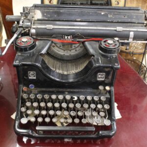 Macchina da scrivere Olivetti M40 nera
