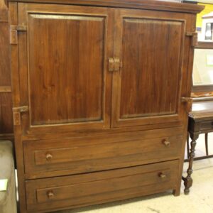 Credenza artigianale in legno